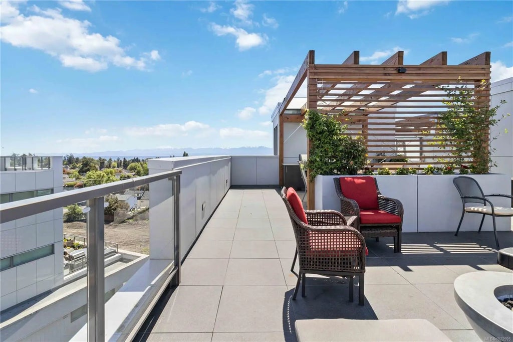 501 Park Pl 601, Esquimalt