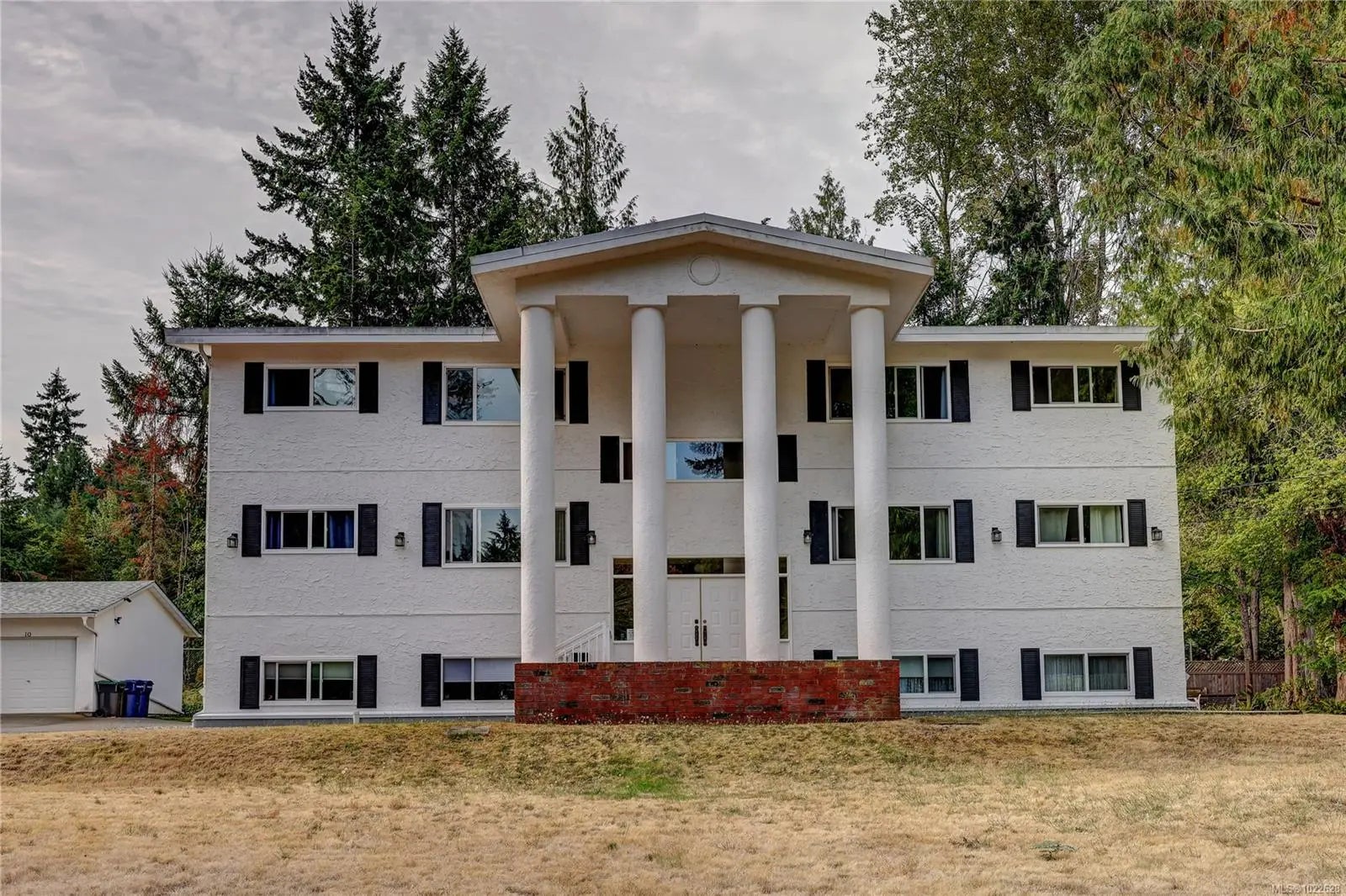 Qualicum Beach Real Estate - MLS # 1022628, Residential real estate for Sale in THE WHITE HOUSE, MLS Listings # 1022628