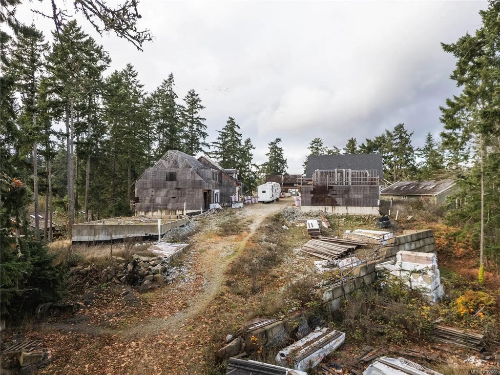 107 Atkins Rd, Salt Spring