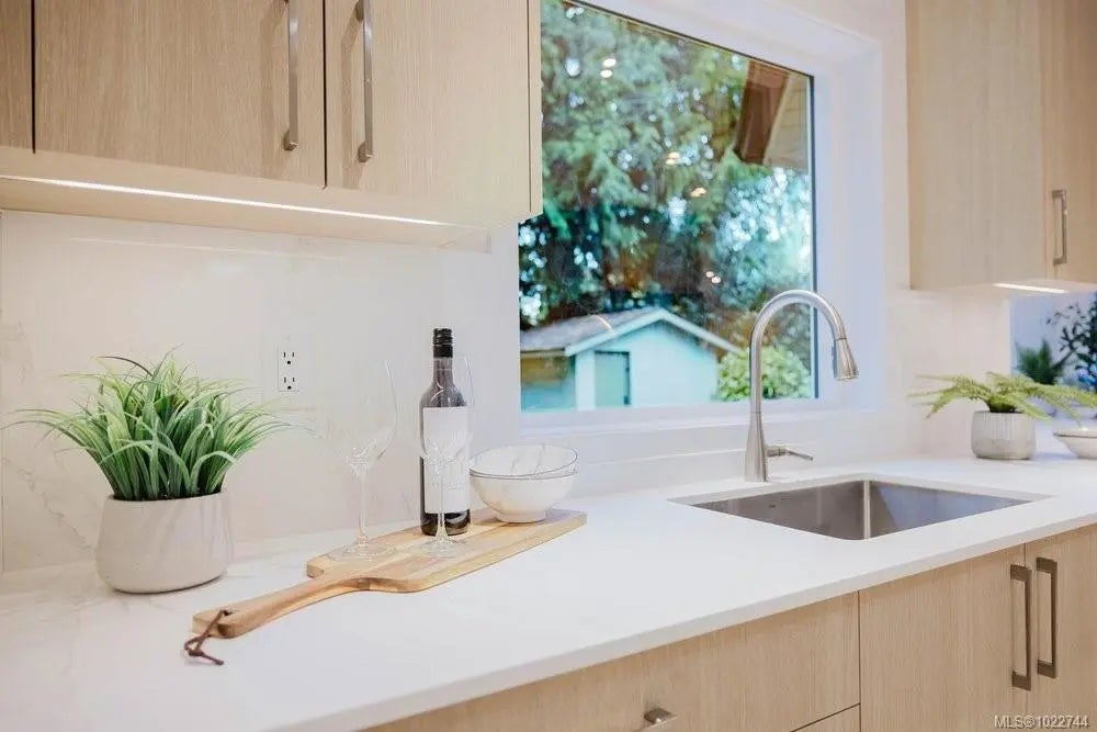 5180 Rutli Meadows Pl, Saanich