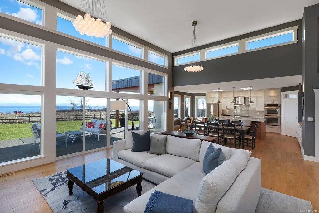 300 Connemara Rd, Comox