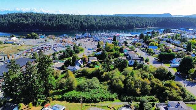 2 of 8 - 565 Brechin Rd, Nanaimo, BC