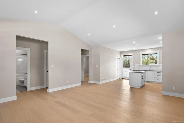 3 of 21 - 212 Oak Lane, Lake Cowichan, BC