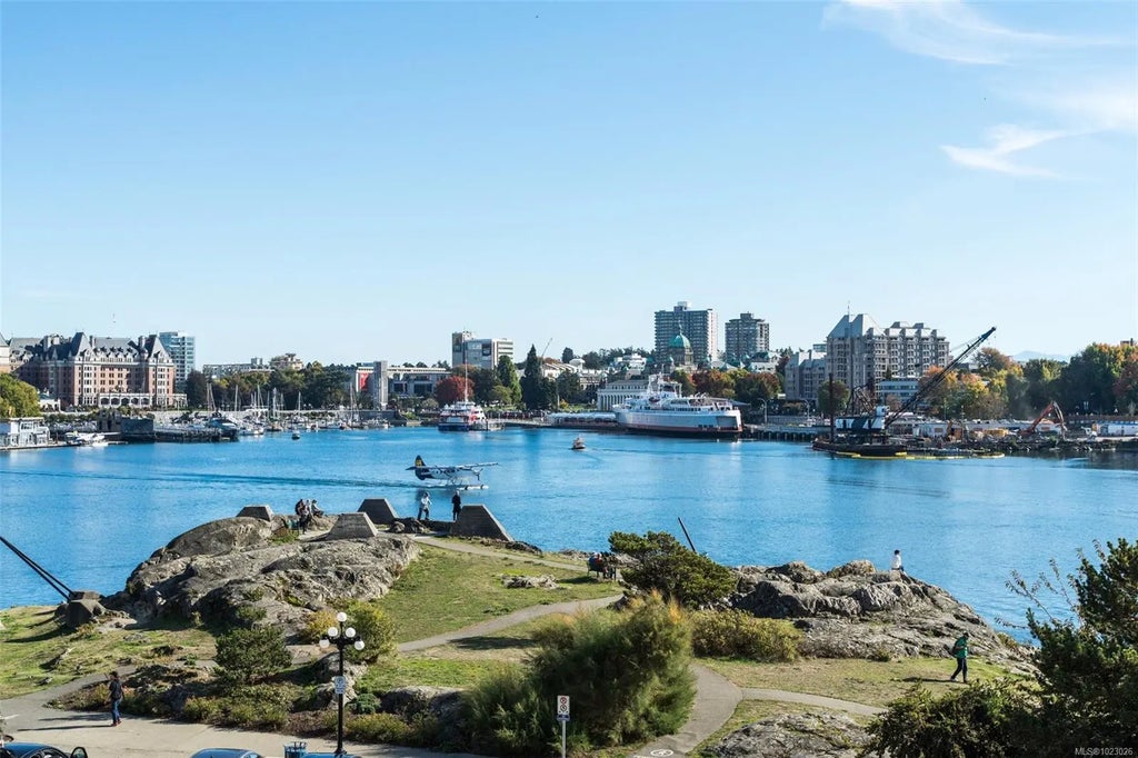 50 Songhees Rd 303, Victoria