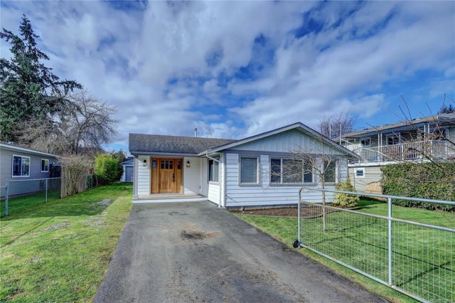 223 Evergreen St, Parksville