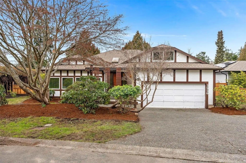 3950 Burchett Pl, Saanich