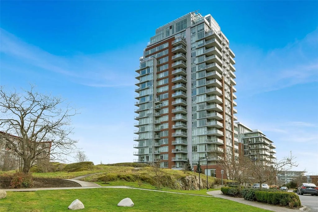 83 Saghalie Rd 704, Victoria