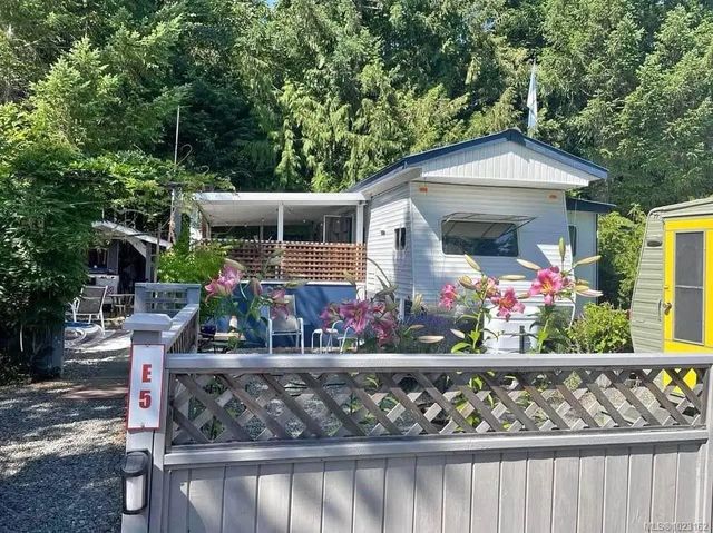 3 of 22 - 2650 Turnbull Rd E5, Qualicum Beach, BC