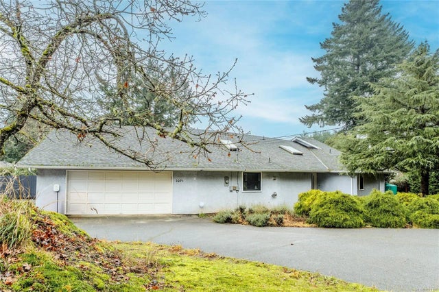 3271 Dolphin Dr, Nanoose Bay