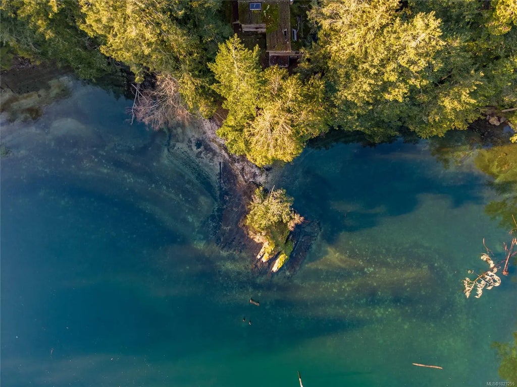 5734 Canal Rd, Pender Island