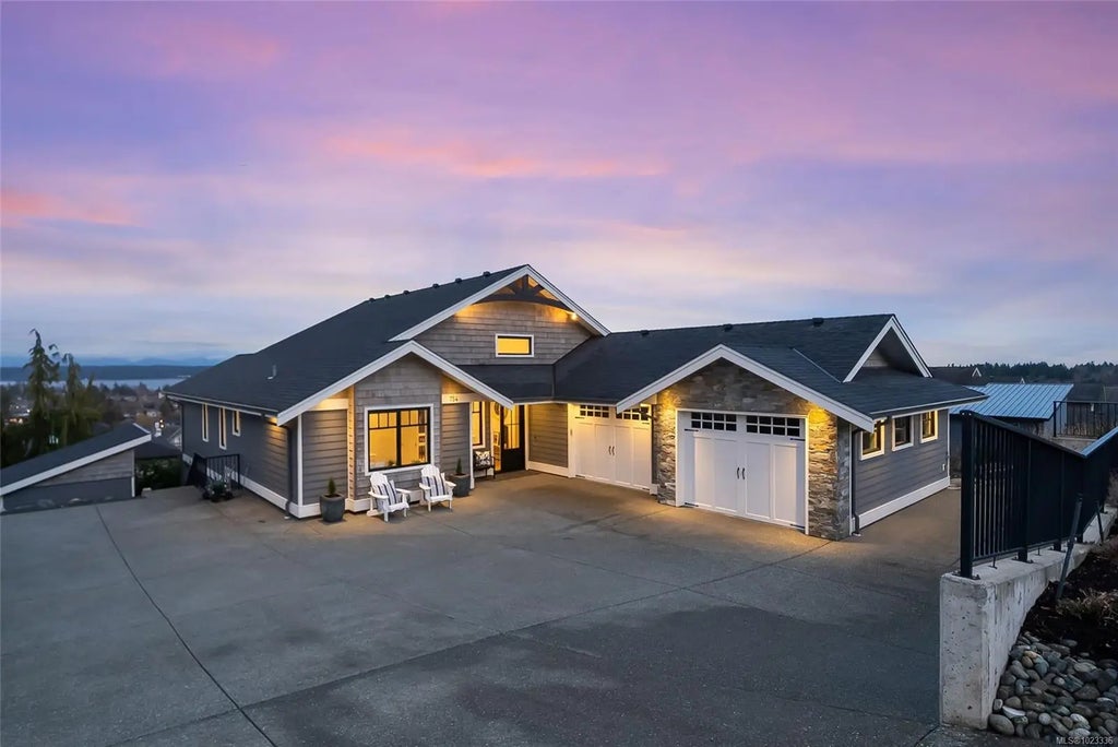 754 Nelson Rd, Campbell River