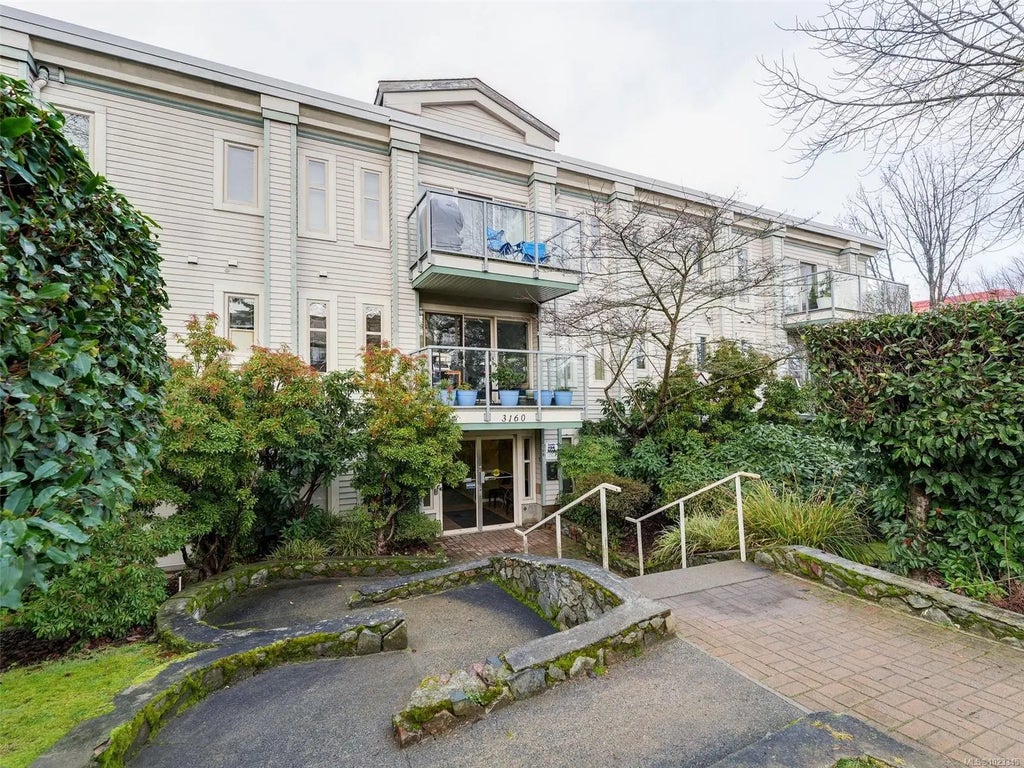3160 Albina St 209, Saanich