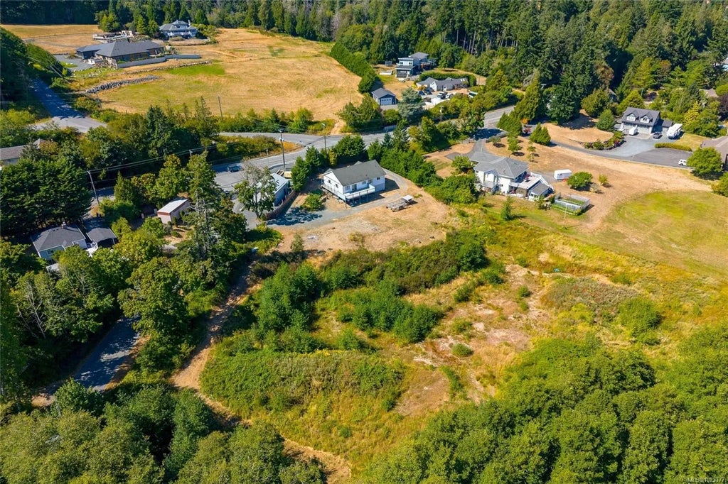 681 Lombard Dr, Metchosin