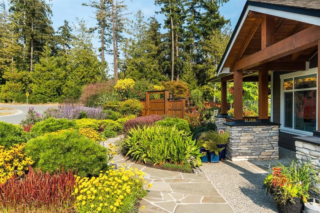 6303 Riverstone Dr, Sooke