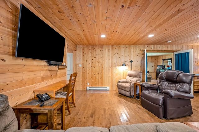 4 of 37 - 1415 Baikie Rd, Denman Island, BC