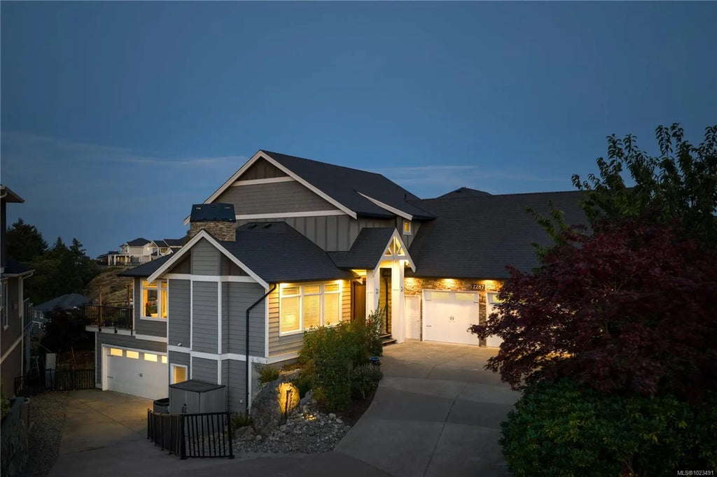 2287 Nicklaus Dr, Langford