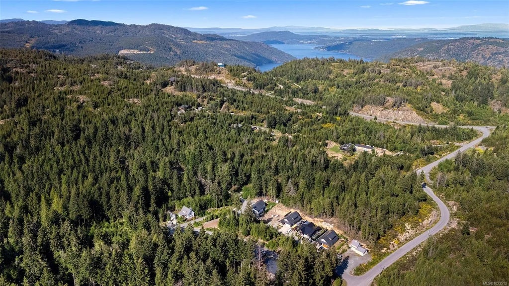 4229 Goldstream Heights Dr, Malahat