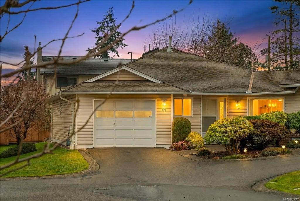 240 Stanford Ave E 119, Parksville