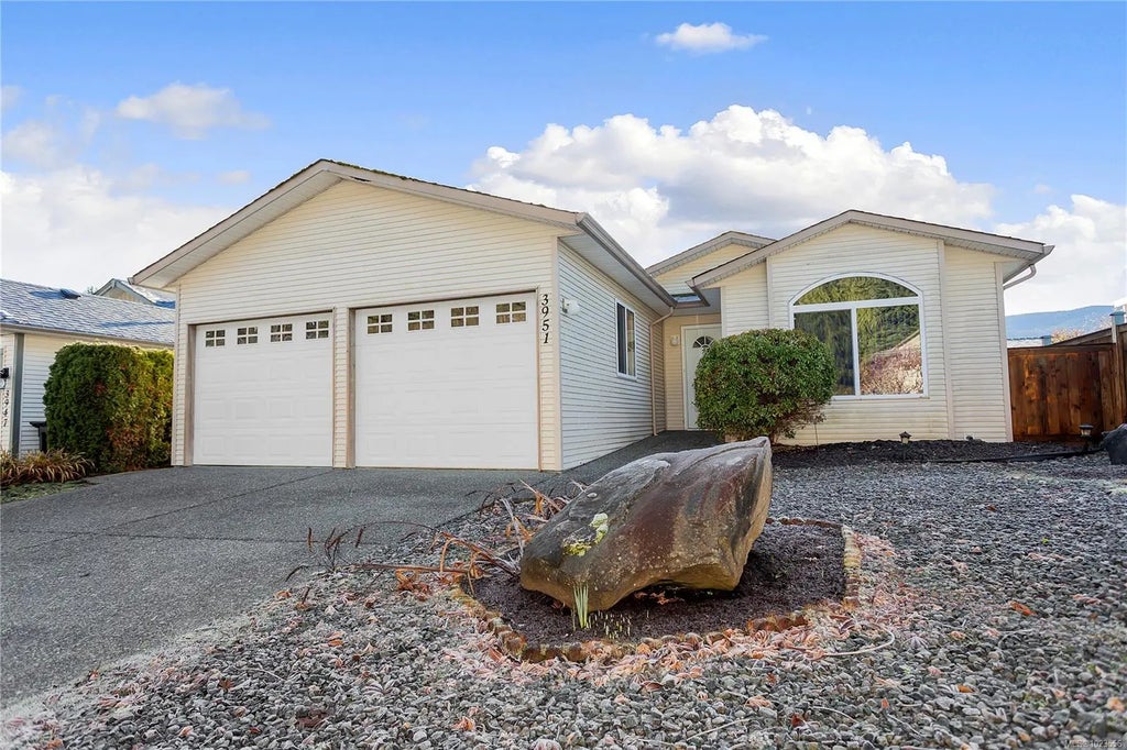 3951 Valewood Dr, Nanaimo