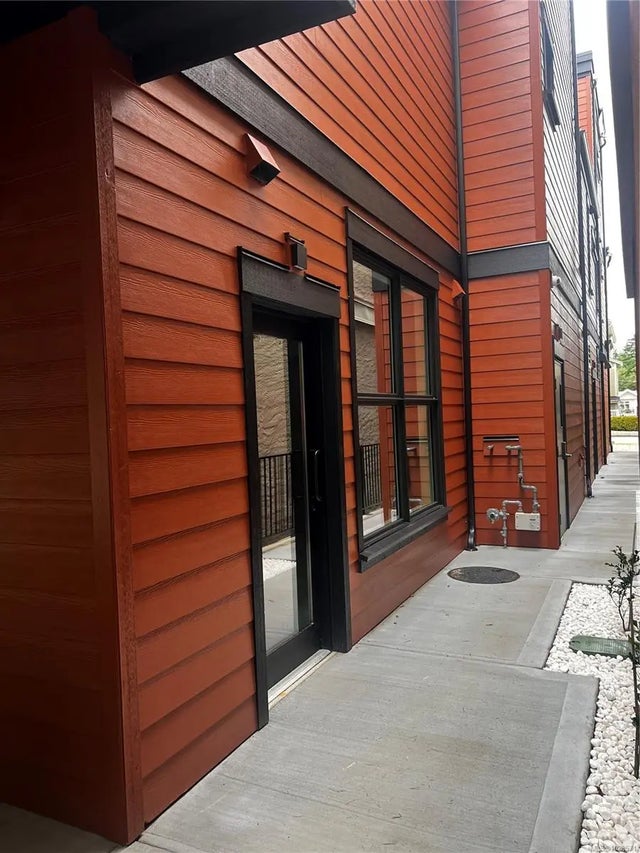 3 of 7 - 230 Second Ave W 3, Qualicum Beach, BC