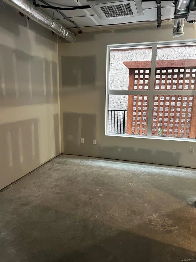 4 of 7 - 230 Second Ave W 3, Qualicum Beach, BC