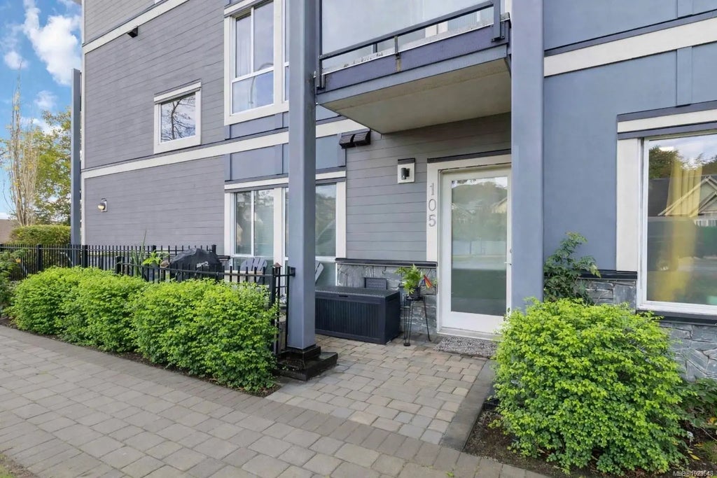 4050 Douglas St 105, Saanich