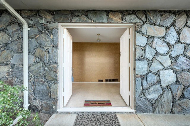 3 of 54 - 4425 Gulfview Dr, Nanaimo, BC