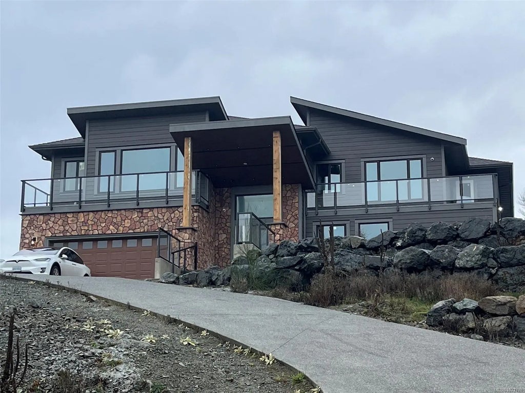 5055 Banning Crt, Nanaimo