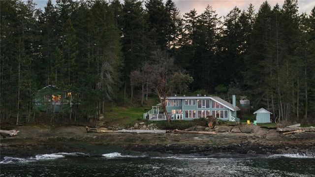 2 of 52 - 281 Bellhouse Rd, Galiano Island, BC
