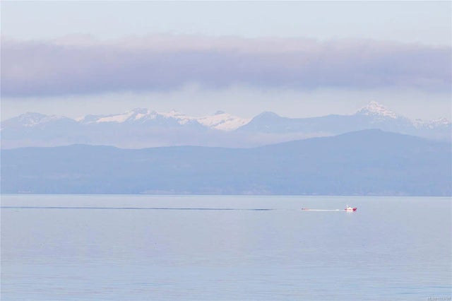 3 of 31 - 5171 Island Hwy W, Qualicum Beach, BC