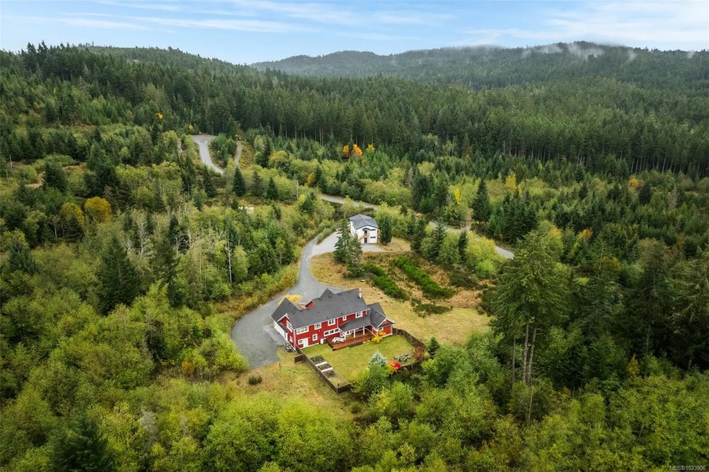 319 Stebbings Rd, Shawnigan Lake