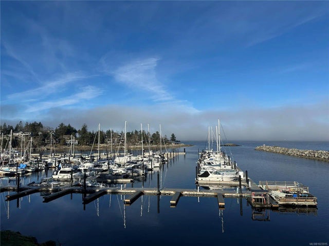3555 Outrigger Rd 207, Nanoose Bay