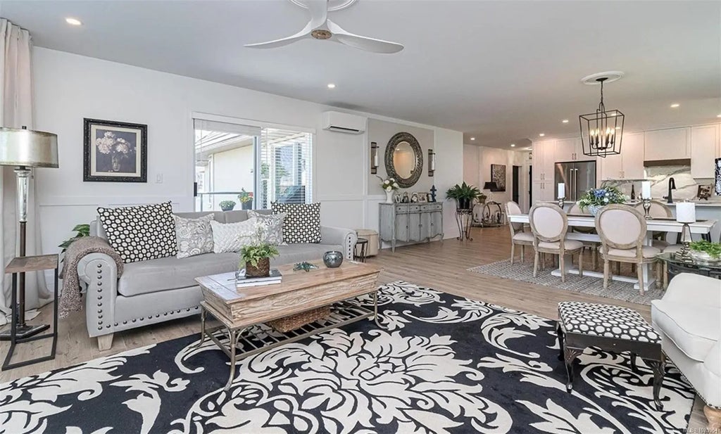 50 Songhees Rd 516, Victoria