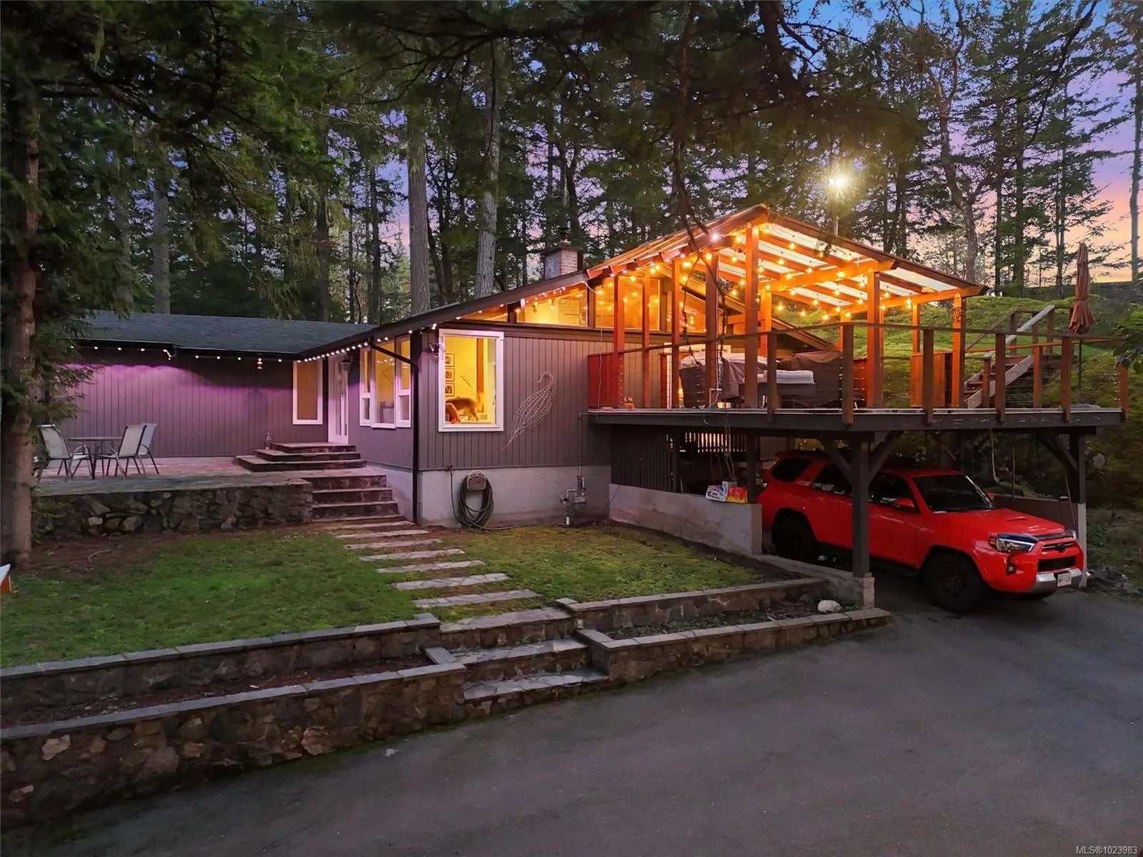 1023983, Residential, 665 Latoria Rd, Colwood, BC, , , V9C 3A3