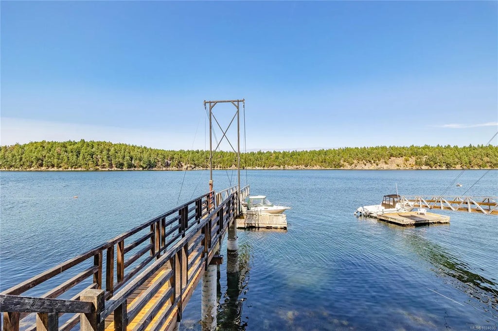 659 Wilks Rd, Mayne Island