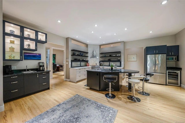 4 of 62 - 1875 Ashling Rd, Qualicum Beach, BC