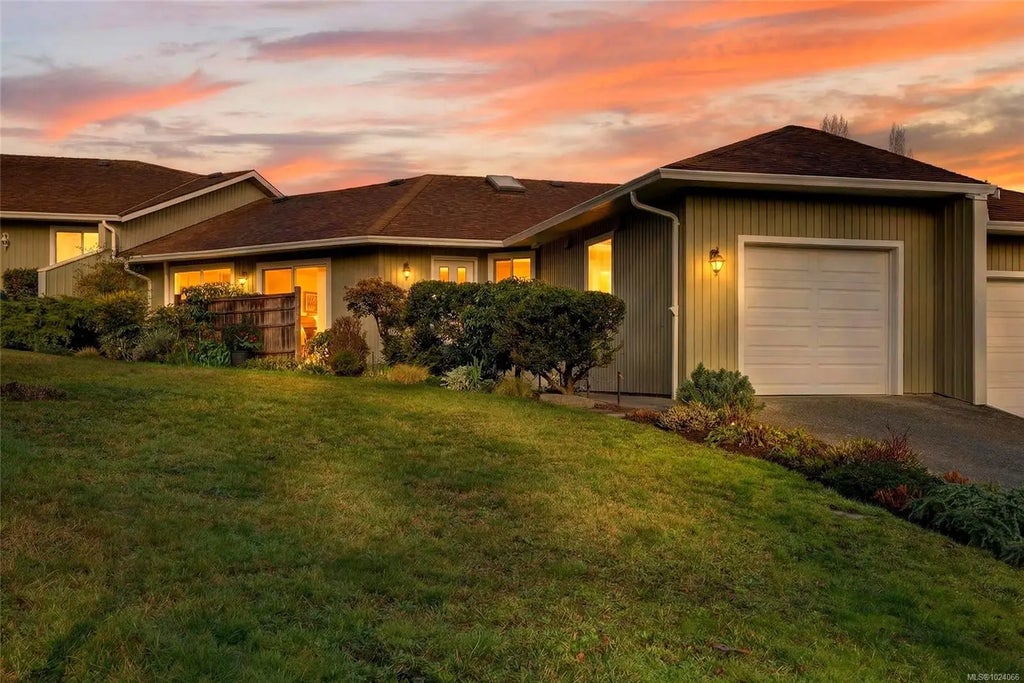 295 Lower Ganges Rd 13, Salt Spring