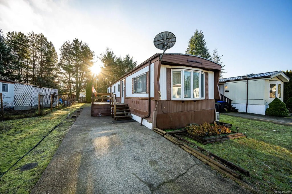 390 Cowichan Ave 33, Courtenay