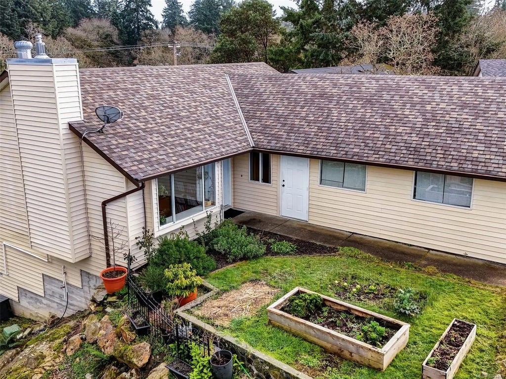 560 Atkins Ave, Langford