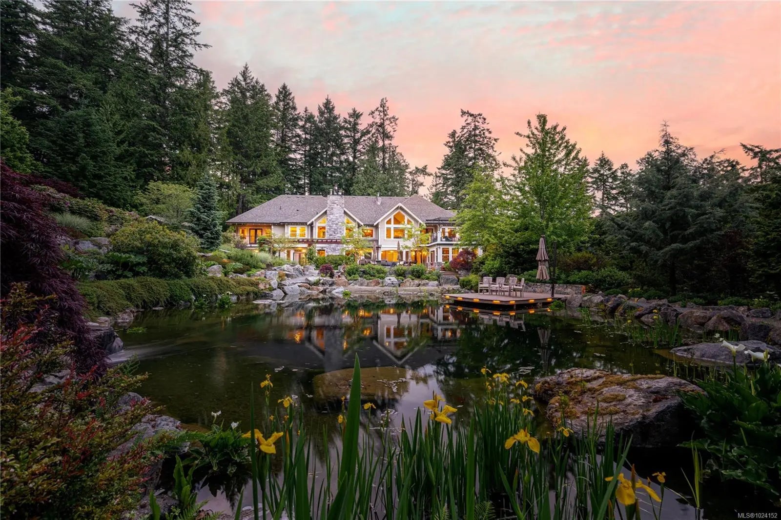 Saanich Real Estate - MLS # 1024152, Residential real estate for Sale in , MLS Listings # 1024152