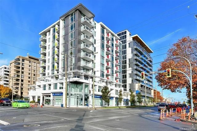 2 of 20 - 1090 Johnson St 807, Victoria, BC