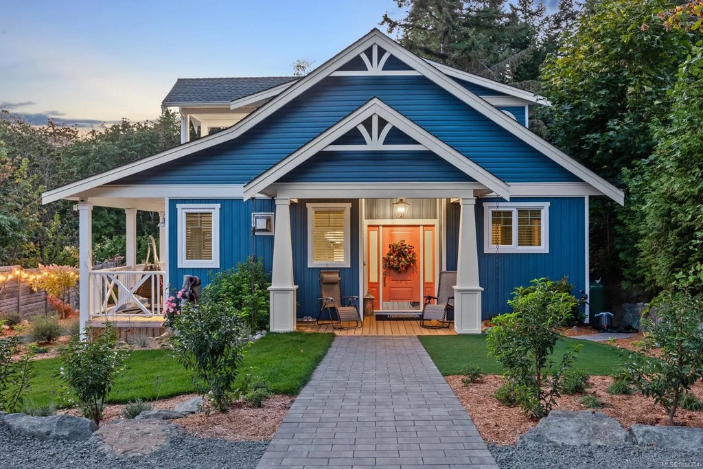 7863 Tozer Rd, Fanny Bay