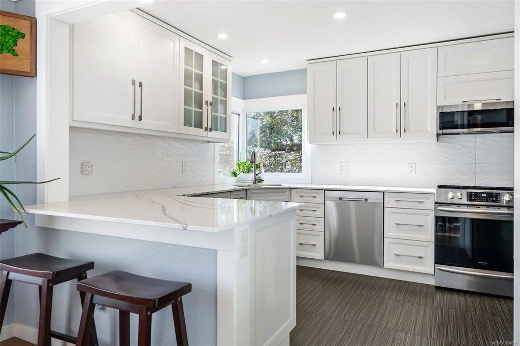 730 Burnside Rd W, Saanich