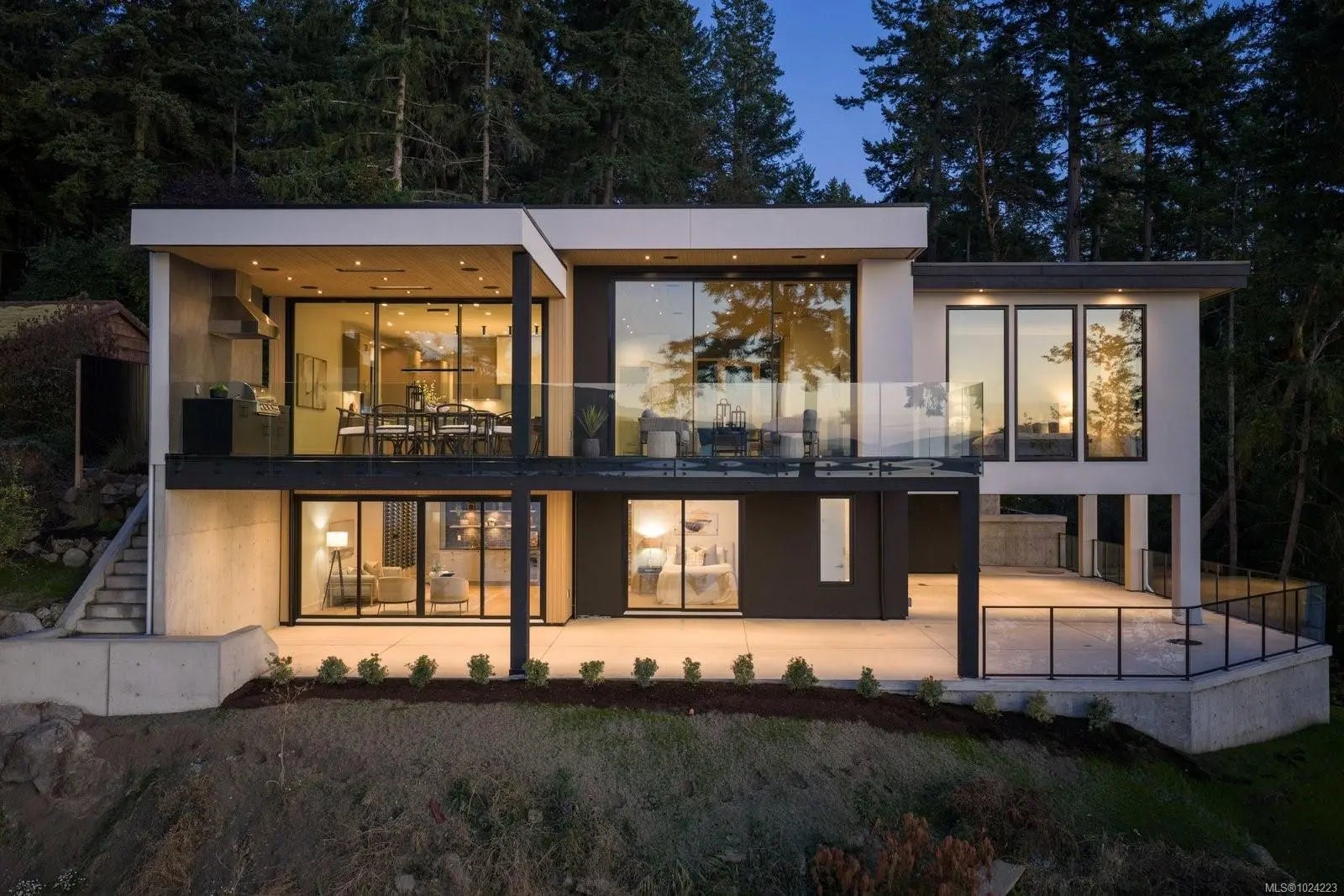 Homes for Sale located at 418 Lands End Rd, in the city of North Saanich, BC V8L 5L9