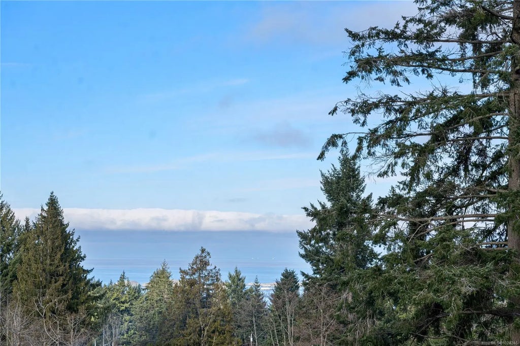 7496 Clark Cres, Lantzville