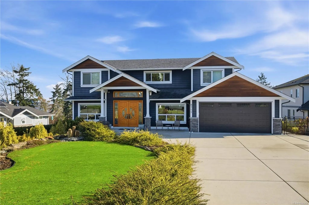 8711 Bourne Terr, North Saanich