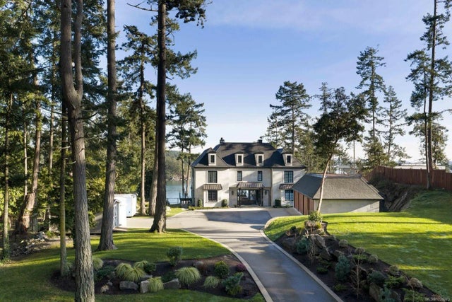 2 of 49 - 10865 Fernie Wynd Rd, North Saanich, BC