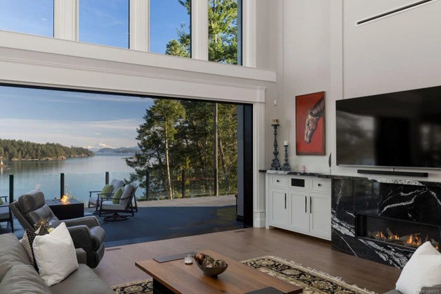 5 of 49 - 10865 Fernie Wynd Rd, North Saanich, BC