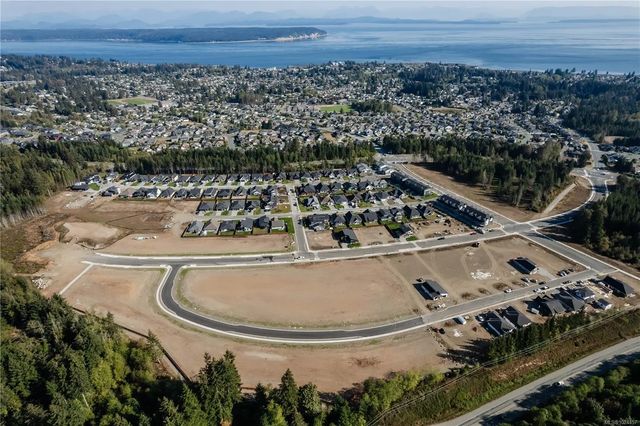 2 of 14 - 771 Beaver Creek Blvd, Campbell River, BC
