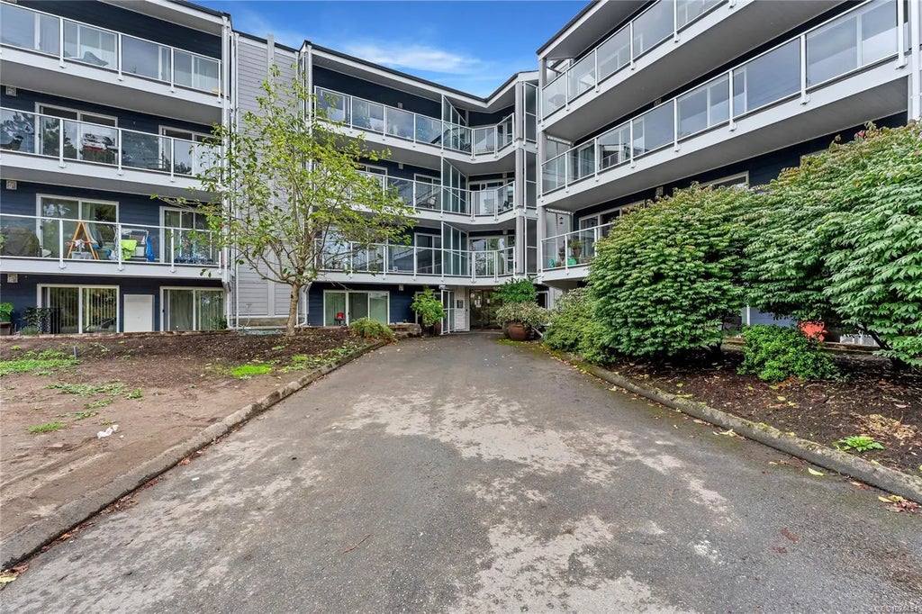 3277 Quadra St 105, Saanich